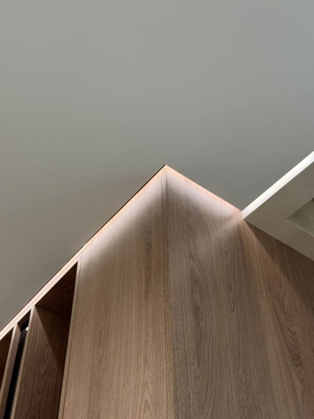 Теневой потолок с подсветкой